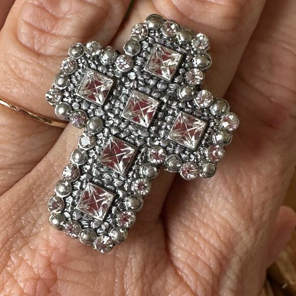 BOGO FREE CRYSTAL CROSS STRETCH RING - Picture 6 of 9